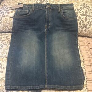 Calvin Klein Ladies zip front pencil skirt